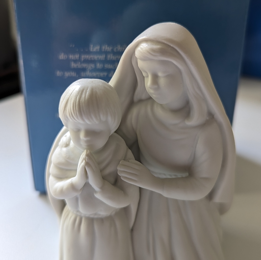 Avon Nativity Collectibles children in prayer